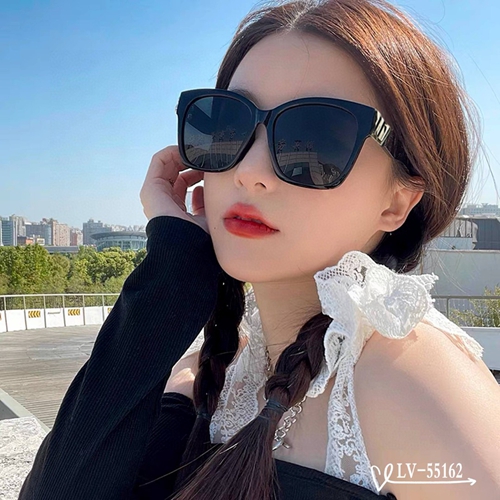 ルイヴィトンサングラス背面デザイン